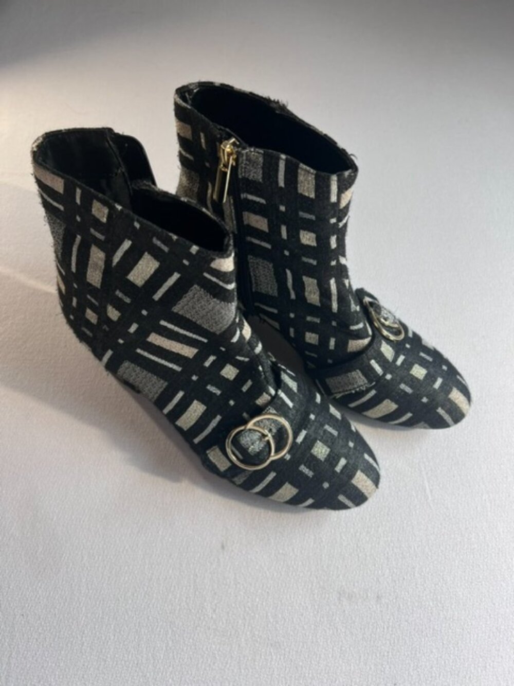 Bleecker & Bond Lacey style ankle boots black tan metallic plaid gold buckle W 8